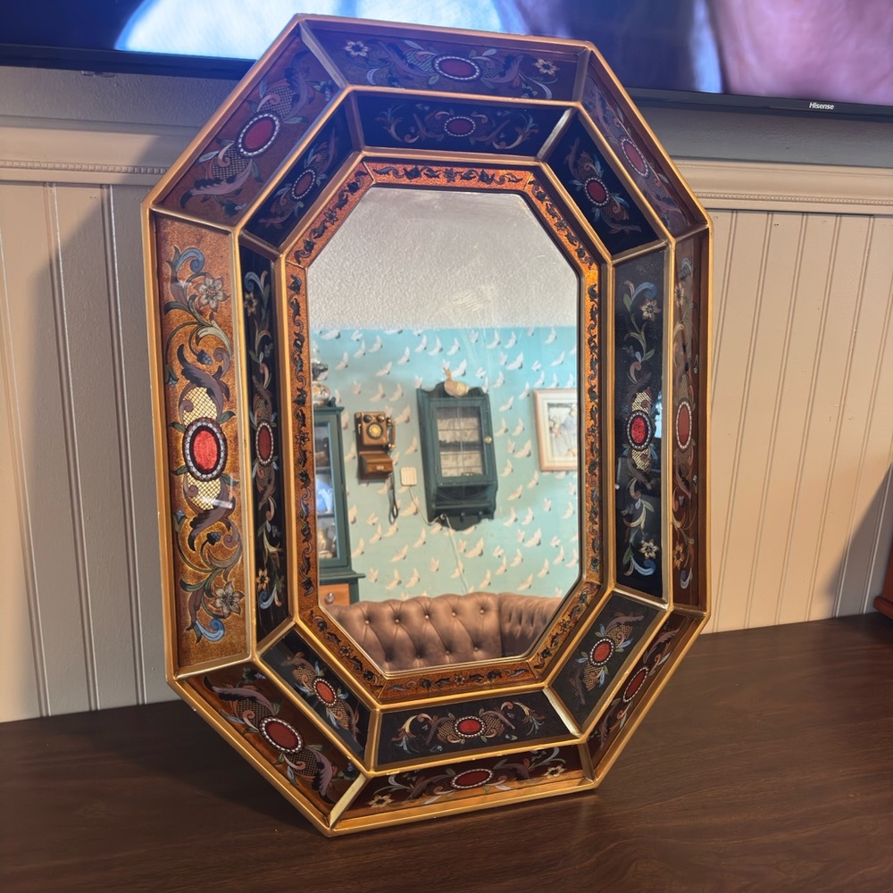 Vintage-Inspired Octagonal Decorative Wall Mirror in Gold and Black